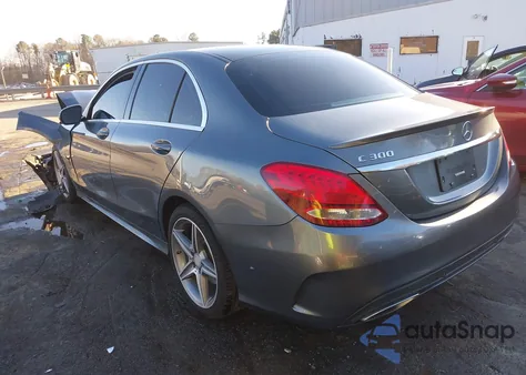 2017 Mercedes-Benz C 300 Sport z USA, uszkodzony, nr VIN 55SWF4JB9HU201200